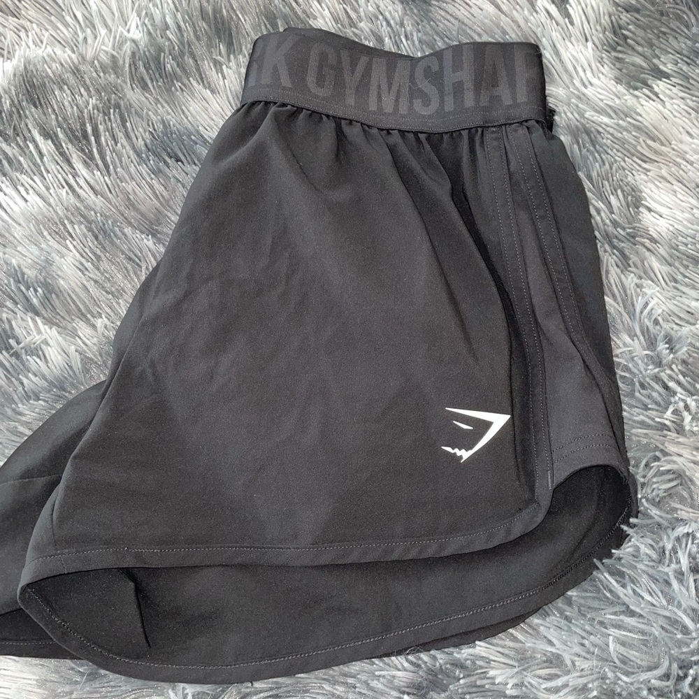 PERFECT QUALITY GYMSHARK BLACK SHORTS SIZE SMALL